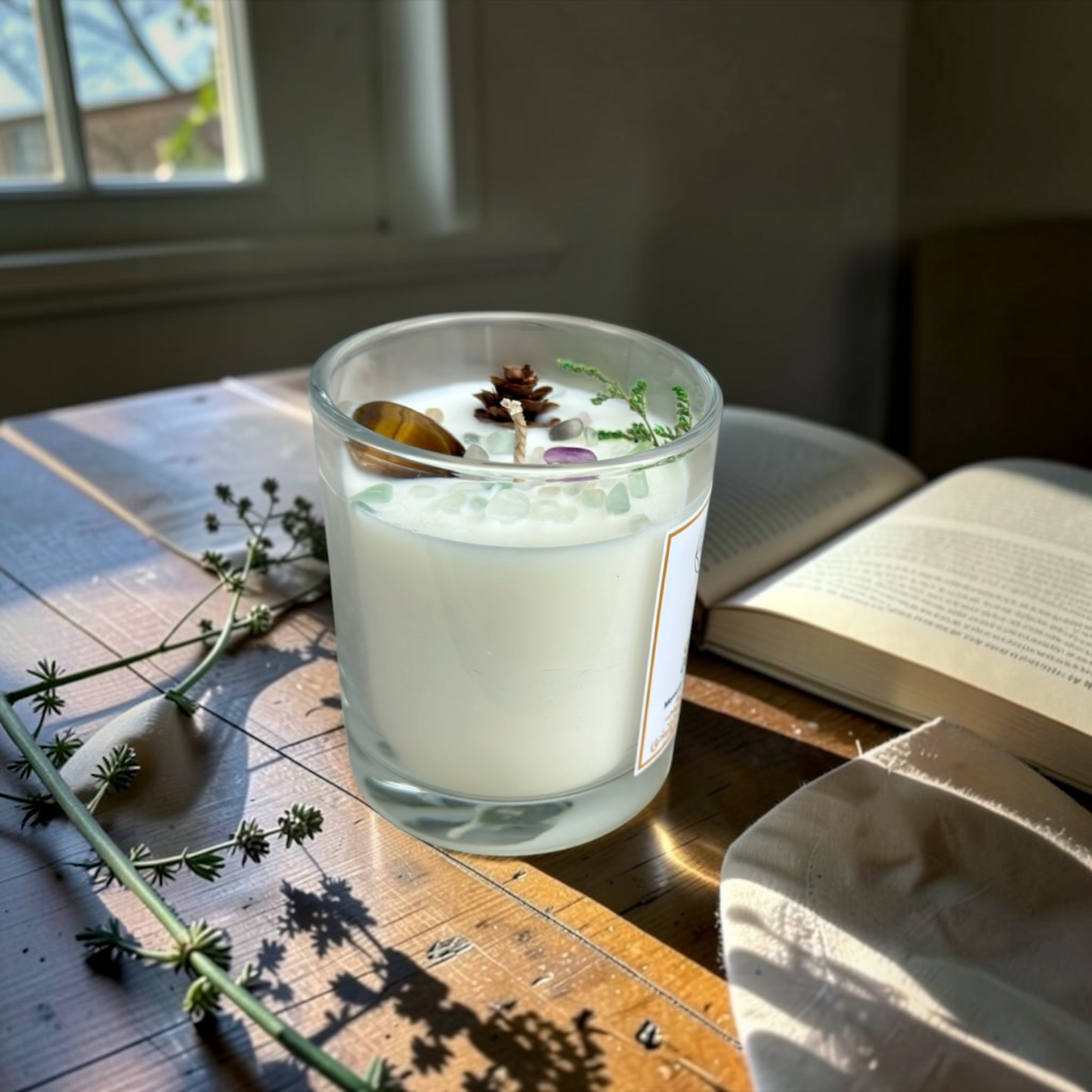 Strength Crystal Candle | Tiger’s Eye & Fluorite Soy Candle